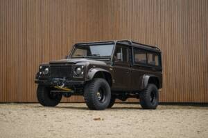 Image 1/38 of Land Rover 110 (1986)
