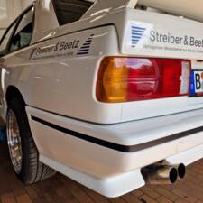Image 32/70 of BMW M3 (1990)