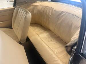 Image 15/16 of Alfa Romeo 2600 Spider (1963)