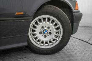 Bild 43/50 von BMW 318i (1996)