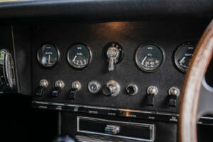 Image 29/40 de Jaguar Type E 4.2 (1967)