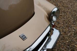 Image 22/50 of Volvo 1800 E (1972)