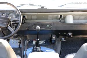 Bild 21/22 von Land Rover 90 (1988)