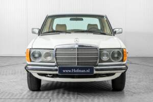 Image 14/50 of Mercedes-Benz 300 D (1980)
