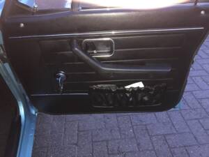 Image 18/91 of Volvo P 144 GL (1972)