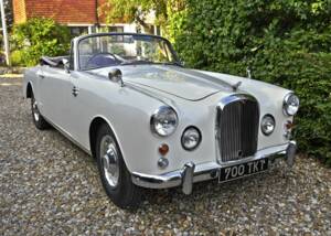 Image 2/38 of Alvis TD 21 (1962)