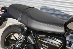 Immagine 18/42 di Triumph Street Twin Bonneville (2021)