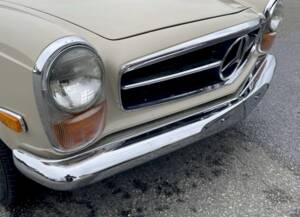 Image 3/38 de Mercedes-Benz 280 SL (1970)
