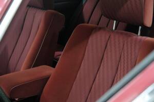 Bild 43/50 von Mercedes-Benz 260 SE (1990)