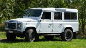 Image 1/16 of Land Rover Defender 110 (2015)