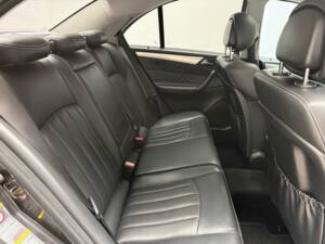 Image 14/27 of Mercedes-Benz C 55 AMG (2005)