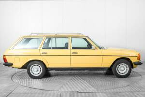 Bild 10/50 von Mercedes-Benz 300 TD Turbodiesel (1981)