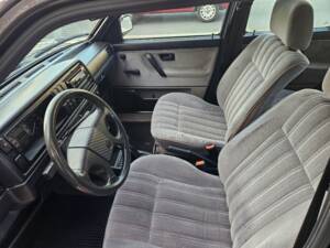 Bild 28/91 von Volkswagen Golf II 1.6 (1990)