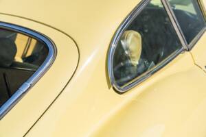 Image 72/78 de Jaguar E-Type (1969)