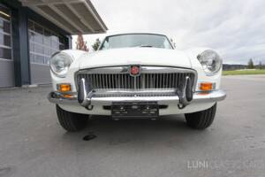 Image 14/54 de MG MGB GT (1974)