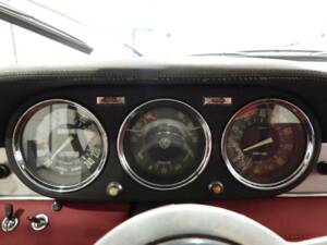 Image 8/15 of Alfa Romeo 2600 Sprint (1964)