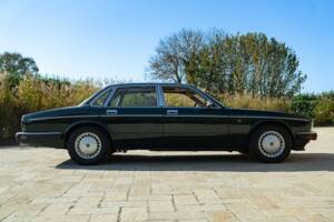 Afbeelding 14/50 van Daimler XJ 6 4.0 (1991)