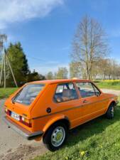 Imagen 3/12 de Volkswagen Golf Mk I 1.1 (1982)