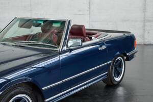 Image 4/50 de Mercedes-Benz 420 SL (1988)