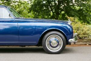 Image 14/49 of Bentley S 3 Continental Flying Spur (1964)