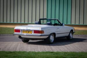 Afbeelding 10/35 van Mercedes-Benz 280 SL (1984)