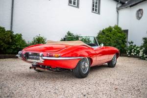 Image 10/33 of Jaguar E-Type 3.8 (1964)