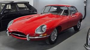 Image 3/11 of Jaguar E-Type 3.8 (1964)