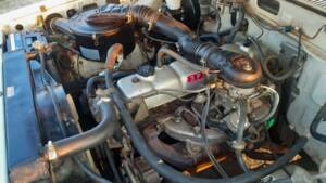 Image 35/61 of Toyota Land Cruiser FJ 62 (1989)
