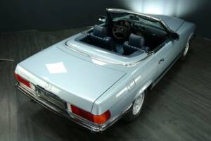 Image 6/30 of Mercedes-Benz 380 SL (1985)