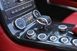 Image 40/75 of Mercedes-Benz SLS AMG Roadster (2012)