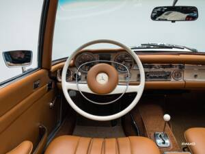 Bild 38/41 von Mercedes-Benz 280 SL (1969)