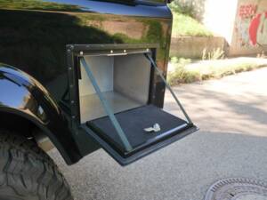 Image 29/50 of Land Rover Defender 110 (1900)