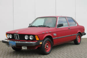 Image 1/30 de BMW 320i (1982)