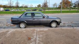 Image 39/100 of BMW 323i (1984)