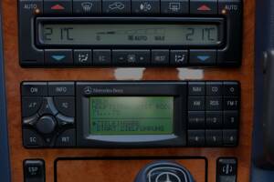 Image 42/70 de Mercedes-Benz CL 500 (1997)