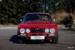 Image 17/43 of Alfa Romeo 2000 GT Veloce (1972)