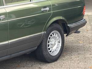 Bild 7/24 von Mercedes-Benz 280 SE (1982)