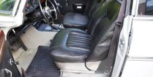 Image 21/37 of Rover 3.5 Litre Coupe (1970)