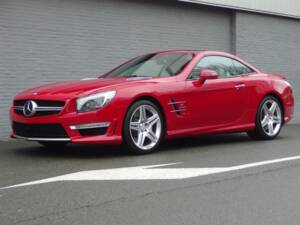 Image 2/99 of Mercedes-Benz SL 63 AMG (2012)