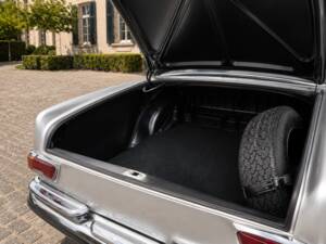 Bild 17/19 von Mercedes-Benz 280 SE 3,5 (1970)
