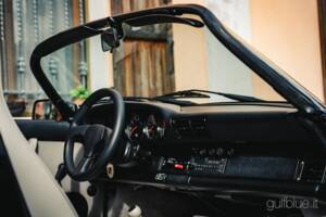 Image 32/85 of Porsche 911 Speedster 3.2 (1989)