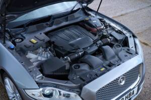 Bild 17/50 von Jaguar XJ 5.0 (2010)