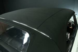 Image 21/30 of Mercedes-Benz 250 SE (1966)