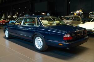Bild 4/50 von Daimler Super V8 (1997)