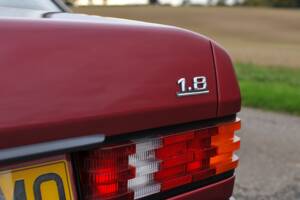 Image 15/31 of Mercedes-Benz 190 E (1993)