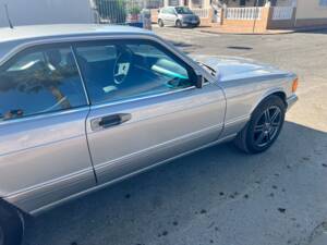 Image 56/77 of Mercedes-Benz 380 SEC (1982)