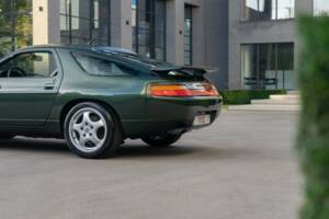 Afbeelding 14/46 van Porsche 928 GTS (1993)