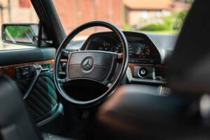 Image 30/91 of Mercedes-Benz 560 SEL (1990)