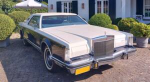 Bild 1/24 von Lincoln Continental Mark V (1979)