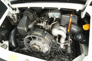 Image 25/30 of Porsche 911 Carrera 3.2 (1986)